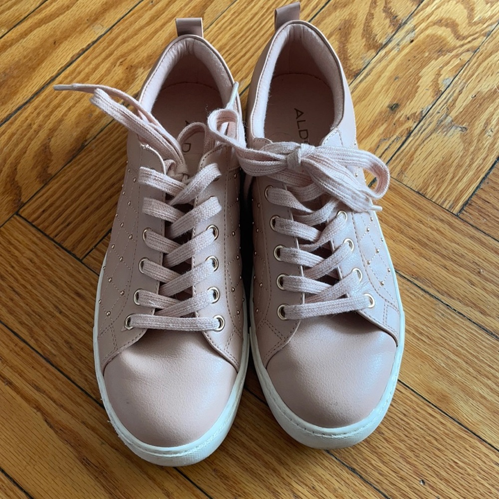 Women’s pink leather sneakers